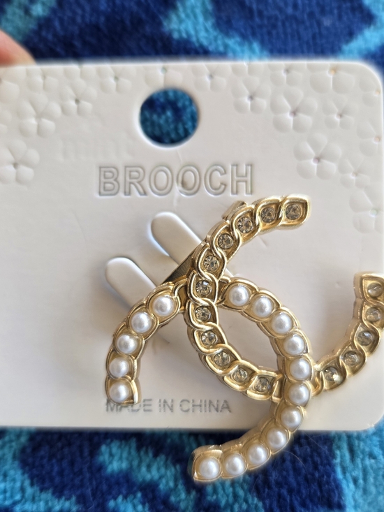 Jewelry - Gold Pearl Accent Interlocking CC Brooch - Women Jewelry